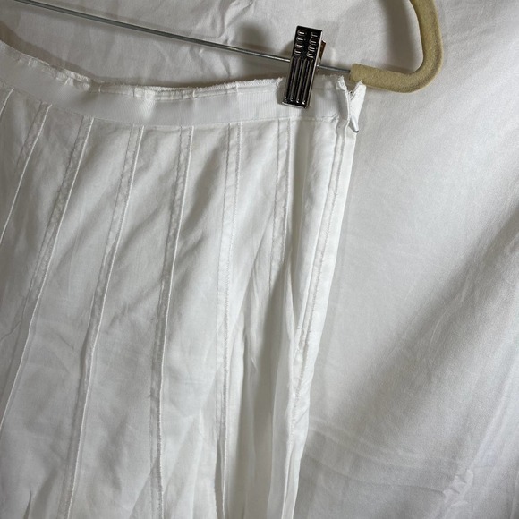 Nue Options Essentials Woman's White Pleated Knee Length Skirt Sz 4 - Picture 4 of 5